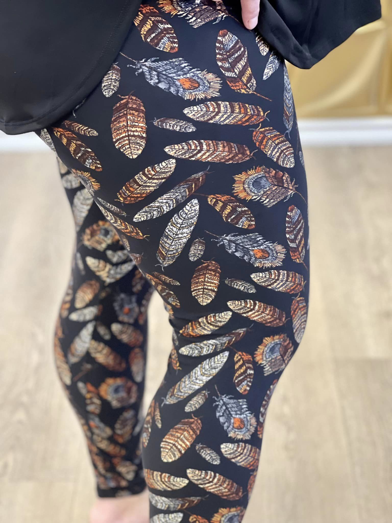 Colorful Feathers Plus Size Leggings